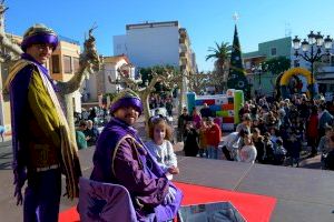 El Cartero Real llega a Oropesa del Mar para 'recoger' los deseos de los más pequeños