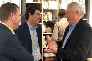 Jorge Rodríguez recolza a les empreses valldalbaidines participants en la fira “Heimtextil" a Frankfurt