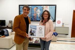 Un guitarrista valencià aconsegueix el rècord Guinness després de fer concerts en tots els continents en un sol any - (foto 2)