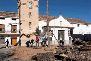 Fontanars dels Alforins celebra la 'plantà' de la foguera en honor a Sant Antoni este dissabte - (foto 2) Fontanars dels Alforins celebra la 'plantà' de la foguera en honor a Sant Antoni este dissabte - (foto 2)