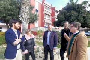 Martínez Dalmau anuncia que las obras de mejora de elementos comunes y espacios libres del grupo de vivienda de Santa Pola comenzarán antes del verano