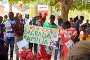 Regresan de Senegal alumnos y profesores valencianos tras ayudar a mujeres y niños sin recursos durante las Navidades