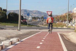 Alaquàs connecta el casc urbà i polígons industrials amb més de 1.300 metres de carril bici, amplia la xarxa de fibra òptica i renova la senyalització viària