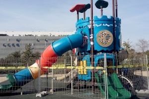 El departament de Manteniment denunciarà a la Policia Nacional els actes vandàlics del parc infantil de la plaça Joan Pau II del Port de Sagunt