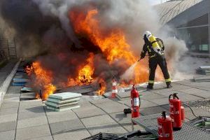 Bomberos del SPEIS participan en la extinción de un incendio originado en una de las cubiertas del Aeropuerto de Alicante – Elche