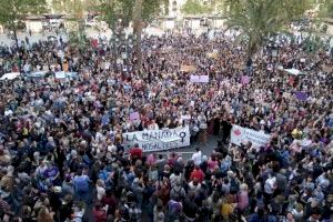 El movimiento feminista de València, a juicio por las multas del 8M