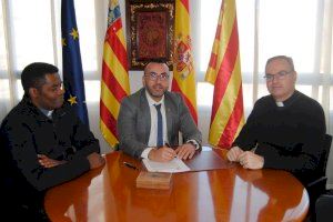 L'església dels Sants Evangelistes inaugura aquest diumenge la seua nova porta gràcies al conveni entre l'Ajuntament de Vila-real i el Bisbat