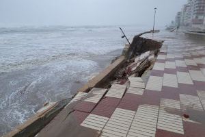 El temporal de vent destrossa el passeig de Les Palmeretes a Sueca