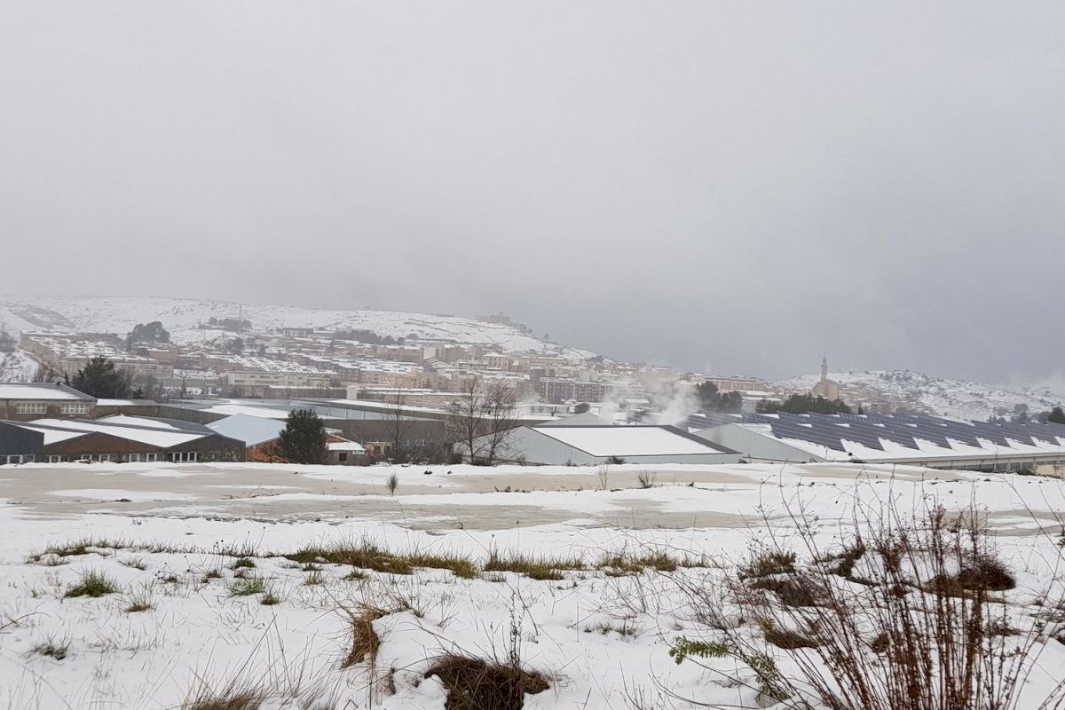 Atrapades cinc persones en una casa rural de Bocairent