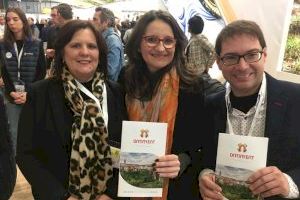 Joan Sanchis i Sayo Gandia reben a les autoritats del Govern Valencià al stand d’Ontinyent i La Vall d’Albaida a FITUR