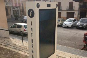 Les Coves de Vinromà instala un panel interactivo para acercar los recursos turísticos a vecinos y visitantes