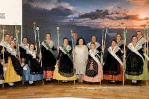 Castelló promociona el 75 aniversario de la Magdalena en Fitur con reinas, gaiatas y collas