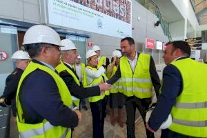 El alcalde y el concejal de Seguridad Ciudadana visitan el aeropuerto Alicante-Elche para comprobar su estado tras las fuertes lluvias