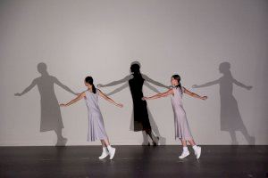 La compañía Peeping Tom y la legendaria Anne Teresa de Keersmaeker abrirán y cerrarán el Festival 10 Sentidos