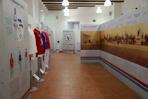 Cullera acoge la exposición «Faixa roja, faixa blava. La pilota valenciana»