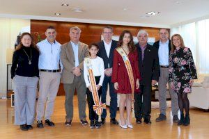 Las reinas de las FMP2020 visitan el Ayuntamiento de Benidorm