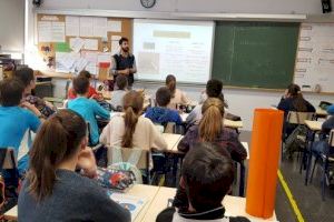 Los colegios de Xàtiva organizan charlas para prevenir el dolor de espalda