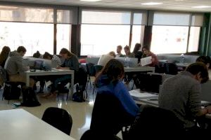 Ontinyent estendrà l’ús de la sala d’estudi 24 hores als exàmens de juny després de l’èxit de la iniciativa