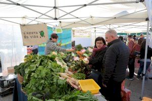 Productors de Godella participen en el mercat “De l’horta a la plaça”