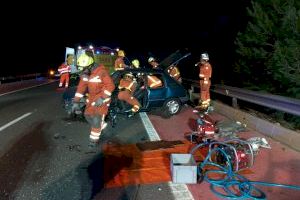 Dos personas quedan atrapadas en un accidente múltiple en Sagunto