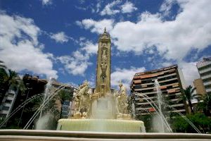El Ayuntamiento destinará cien mil euros a un estudio sobre las causas que deterioran la fuente de Luceros El Ayuntamiento destinará cien mil euros a un estudio sobre las causas que deterioran la fuente de Luceros