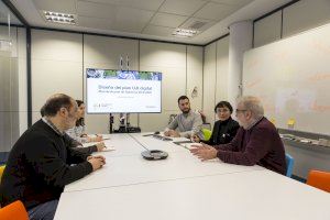 La experta en innovación educativa del TEC de Monterrey Karina Fuerte visita la UJI