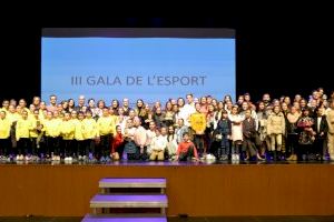 El Ayuntamiento de la Vall d'Uixó reconoce a los deportistas y clubes de la ciudad en la Gala del Deporte