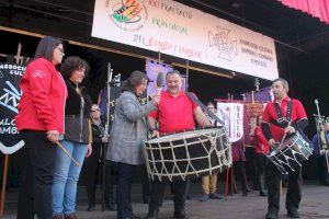 Més de 600 bombos i tambors sonen per les calles d'Almenara - (foto 2)