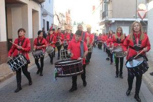 Més de 600 bombos i tambors sonen per les calles d'Almenara - (foto 4)