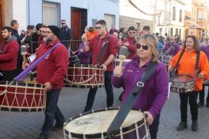 Més de 600 bombos i tambors sonen per les calles d'Almenara - (foto 5)