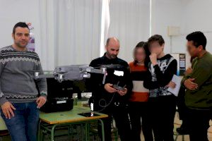 El cine de animación y los drones sociales llegan a los centros de secundaria de Llíria