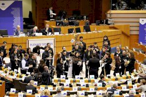 La Joven Banda Sinfónica de la FSMCV hace historia en el Parlamento Europeo