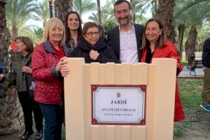 El Ayuntamiento de Elche homenajea a la poeta y cantautora Ana María Drack