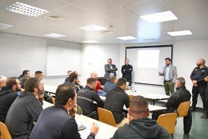 Las concejalías de Recursos Humanos y Seguridad Ciudadana de Orihuela han organizado una jornada formativa para agentes de la Policía Local