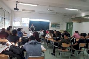 797 alumnos del IES Ifac de Calp participan en Talleres para fomentar la igualdad y prevenir la violencia de género - (foto 2) 797 alumnos del IES Ifac de Calp participan en Talleres para fomentar la igualdad y prevenir la violencia de género - (foto 2)