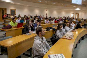 Éxito de participación en el seminario sobre Liderazgo Internacional del Aula Fundación Torrecid