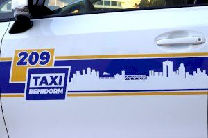 Los taxis de Benidorm estrenan la nueva imagen corporativa de servicio público - (foto 2) Los taxis de Benidorm estrenan la nueva imagen corporativa de servicio público - (foto 2)