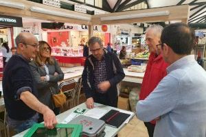 Alcoi adquireix 4 nous desfibril·ladors per a consolidar-se com una ciutat cardioprotegida Alcoi adquireix 4 nous desfibril·ladors per a consolidar-se com una ciutat cardioprotegida