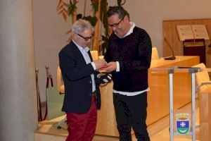 Sedaví va presentar el monogràfic sobre l’escriptor del municipi Ferran Torrent - (foto 2)