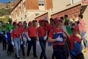 El Carnestoltes escolar ompli de ritme i color les calles d'Almenara - (foto 3)