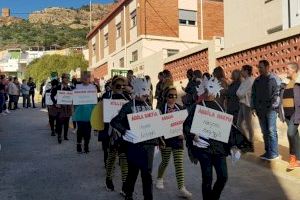 El Carnestoltes escolar ompli de ritme i color les calles d'Almenara - (foto 4)