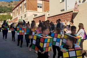 El Carnestoltes escolar ompli de ritme i color les calles d'Almenara - (foto 6)