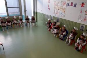 El Carnestoltes escolar ompli de ritme i color les calles d'Almenara - (foto 14)