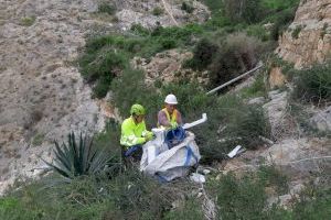 Finalizan los trabajos de limpieza y retirada de basura tras los actos vandálicos ocurridos en el Monte de San Miguel