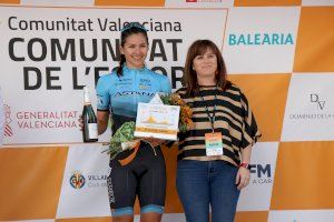 Ciudadanía y turistas vivieron la final de la 3ª etapa de la Vuelta Comunidad Valenciana Féminas en Sagunto