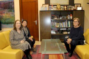 Safont recibe a la nueva junta de las Damas de la Corte de Honor de la Virgen de la Misericordia