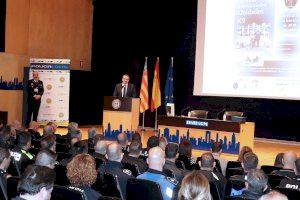 Policías de toda España y Europa participan en Benidorm en unas jornadas de unidades caninas