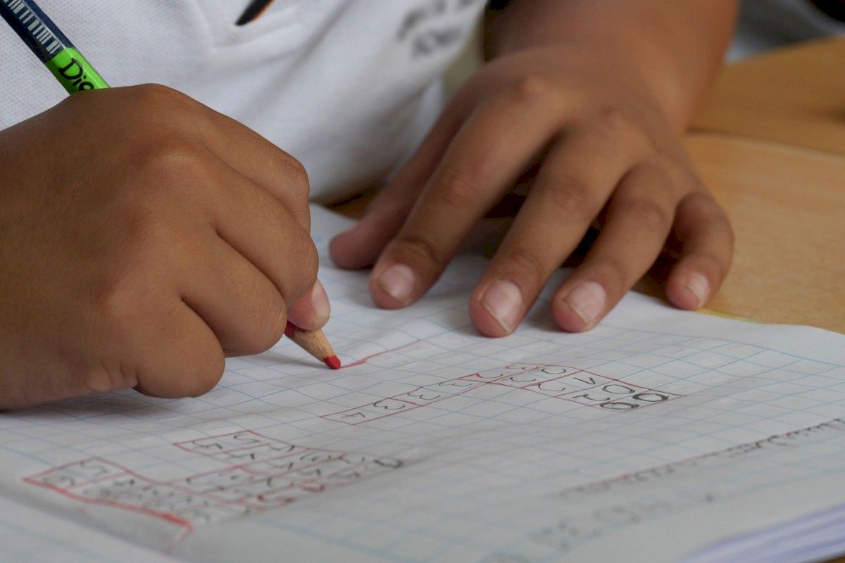 Denuncian que se obligará a estudiar el 25% en valenciano a los alumnos exentos