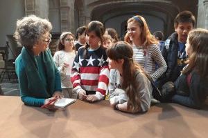 L’autora de ‘La rateta Marieta’ dialoga amb els escolars de primària a la Biblioteca Valenciana