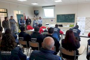 El Pacto Territorial por el Empleo de los Municipios Cerámicos da a conocer sus servicios a los alumnos del Taller de Empleo de Burriana